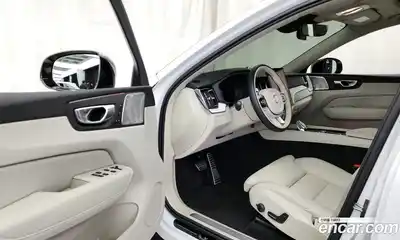 Volvo XC60 2025 2.0 гидро в Москве № 860274, миниатюра 10