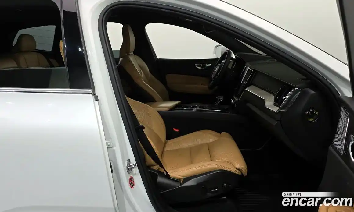 Volvo XC60 2019 2.0 гидро в Москве № 860353, фото 11