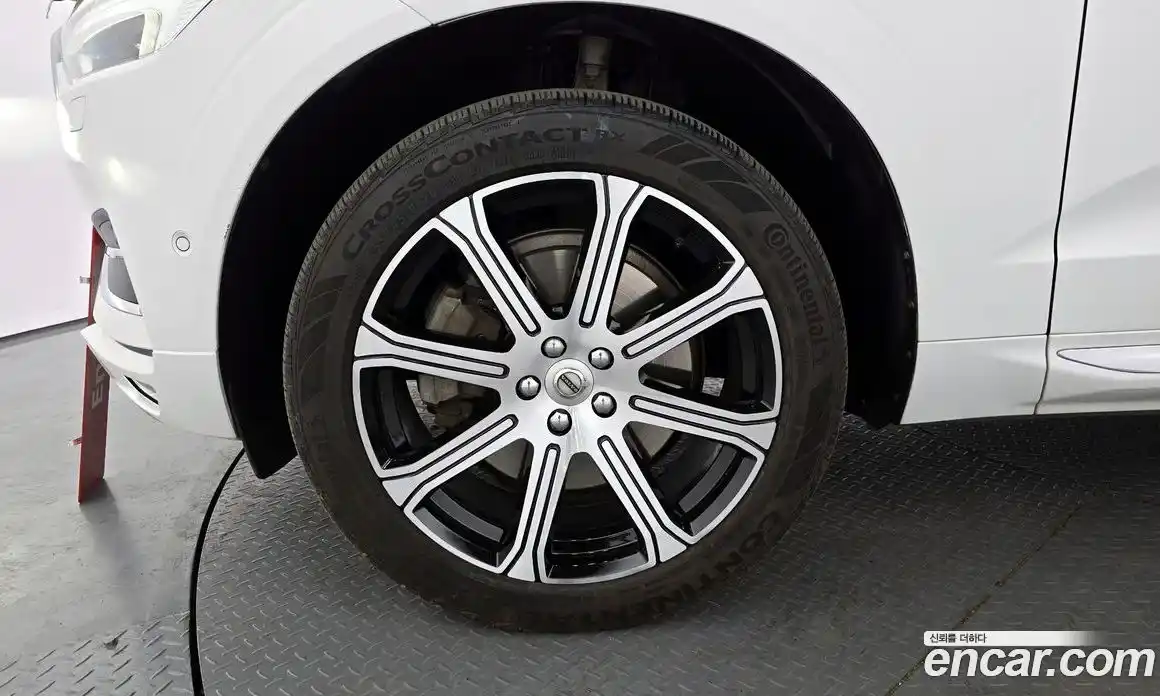 Volvo XC60 2019 2.0 гидро в Москве № 860353, фото 5