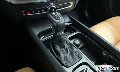 Volvo XC60 2019 2.0 гидро в Москве № 860353, миниатюра 9