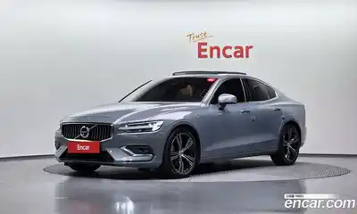 Volvo S60, 2022