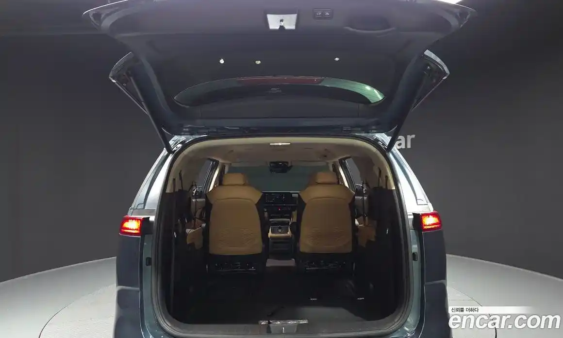 Kia Canival 2023 3.5 Автомат в Москве № 929207, фото 20