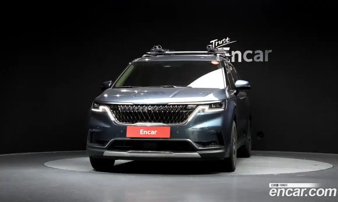 Kia Canival 2023 3.5 Автомат в Москве № 929207, фото 3