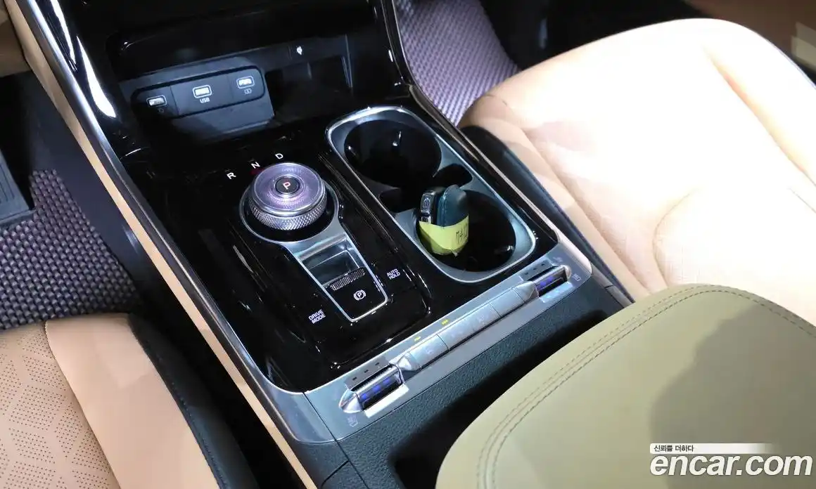 Kia Canival 2023 3.5 Автомат в Москве № 929207, фото 9