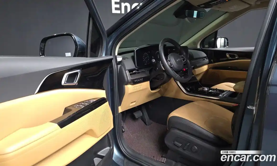 Kia Canival 2023 3.5 Автомат в Москве № 929207, фото 10