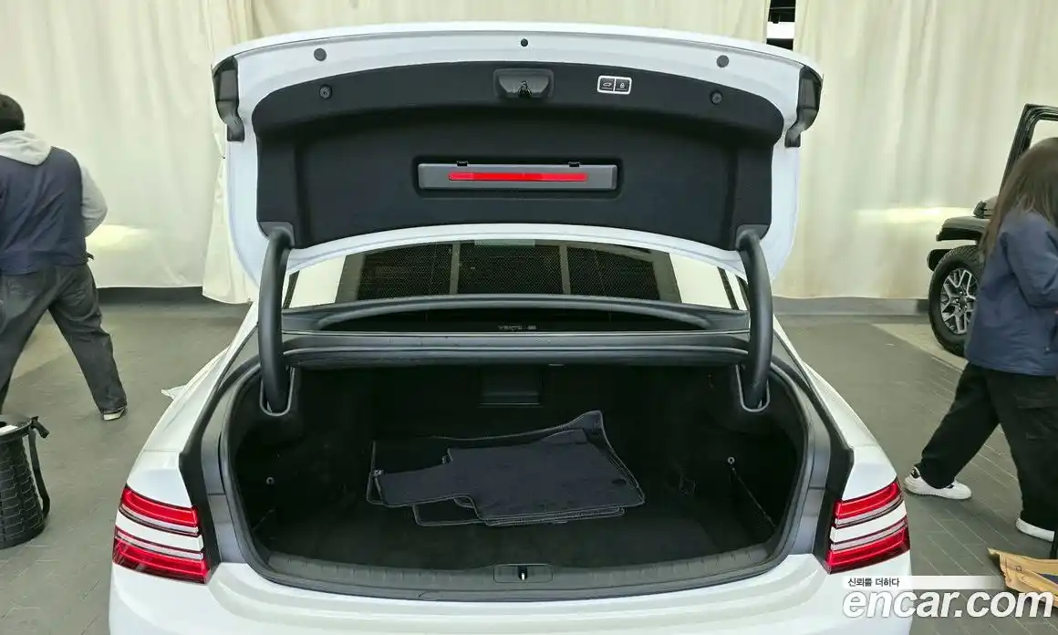 Genesis G80 2023 2.5 Классический в Москве № 930518, фото 20