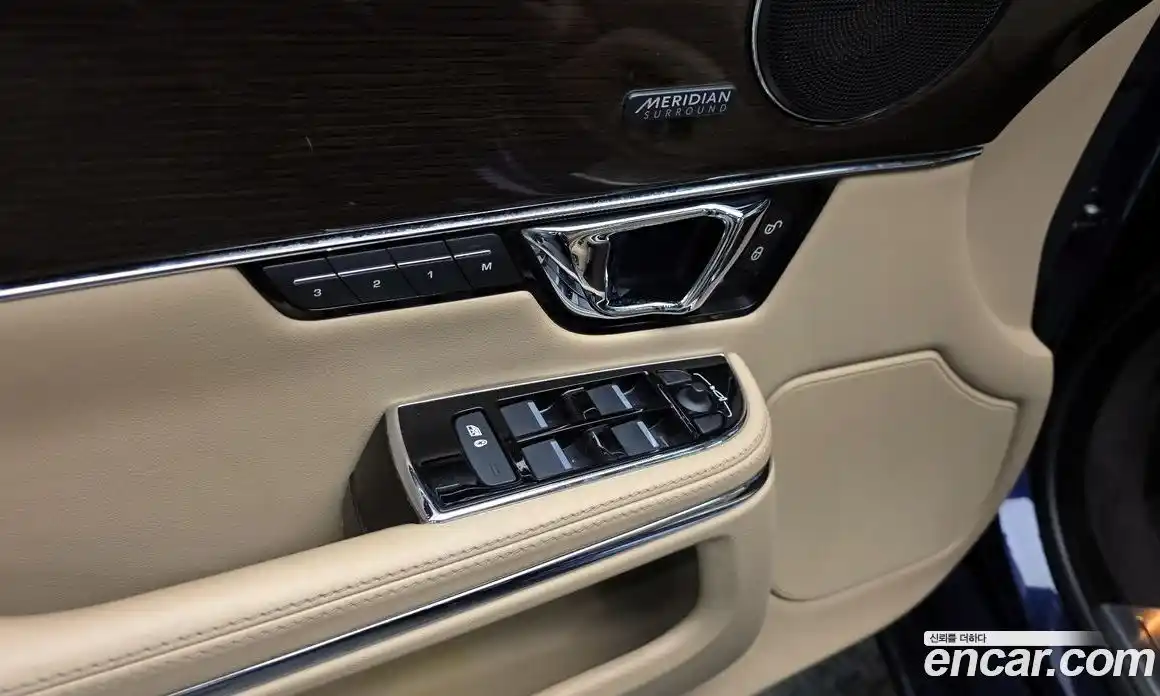 Jaguar XJ 2016 3.0 гидро в Москве № 976513, фото 11