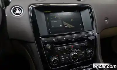 Jaguar XJ 2016 3.0 гидро в Москве № 976513, миниатюра 12