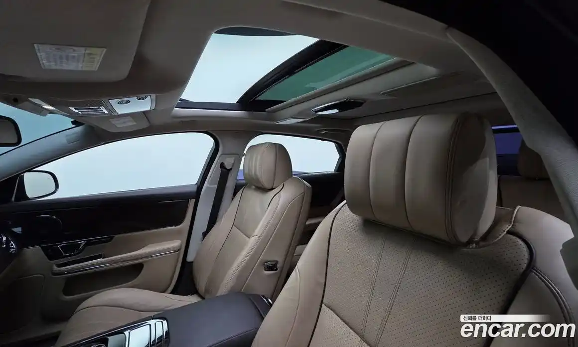 Jaguar XJ 2016 3.0 гидро в Москве № 976513, фото 19