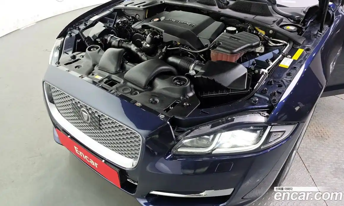 Jaguar XJ 2016 3.0 гидро в Москве № 976513, фото 6