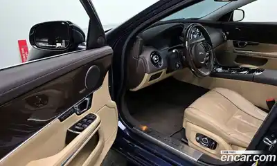 Jaguar XJ 2016 3.0 гидро в Москве № 976513, миниатюра 10