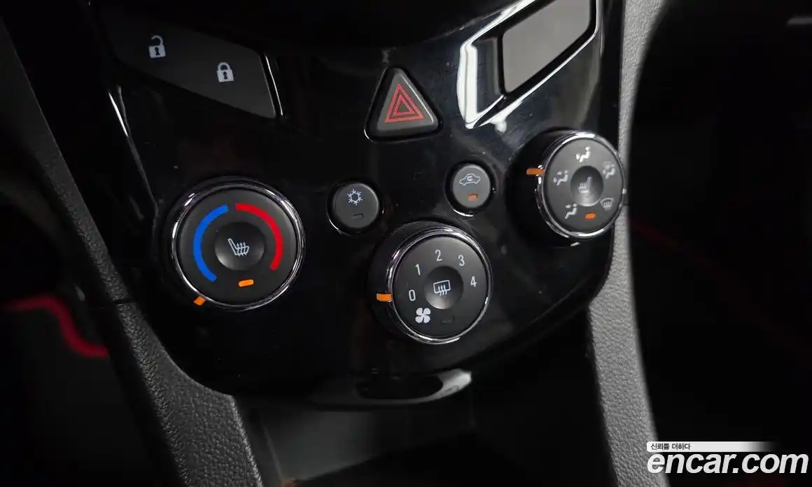 Chevrolet Aveo 2015 1.4 Автомат в Москве № 1011974, фото 18