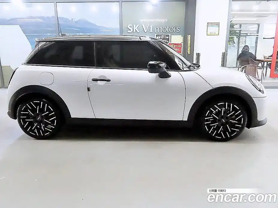 Mini Cooper 2024 2.0 гидро в Москве № 1014076, фото 3