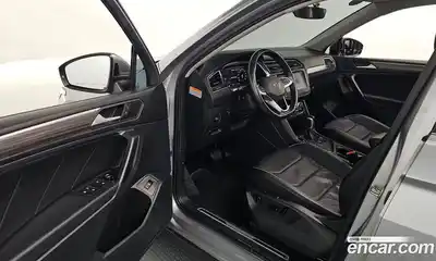 Volkswagen Tiguan 2022 2.0 гидро в Москве № 1014526, миниатюра 11