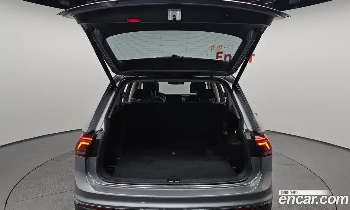 Volkswagen Tiguan 2022 2.0 гидро в Москве № 1014526, фото 20