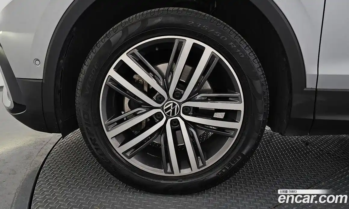 Volkswagen Tiguan 2022 2.0 гидро в Москве № 1014526, фото 5
