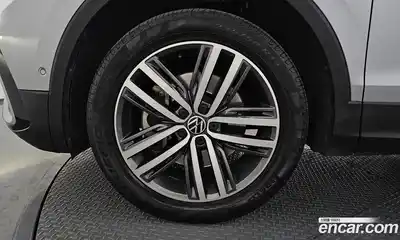 Volkswagen Tiguan 2022 2.0 гидро в Москве № 1014526, миниатюра 5