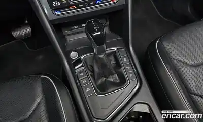 Volkswagen Tiguan 2022 2.0 гидро в Москве № 1014526, миниатюра 9