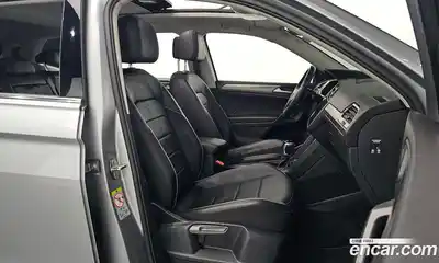 Volkswagen Tiguan 2022 2.0 гидро в Москве № 1014526, миниатюра 10