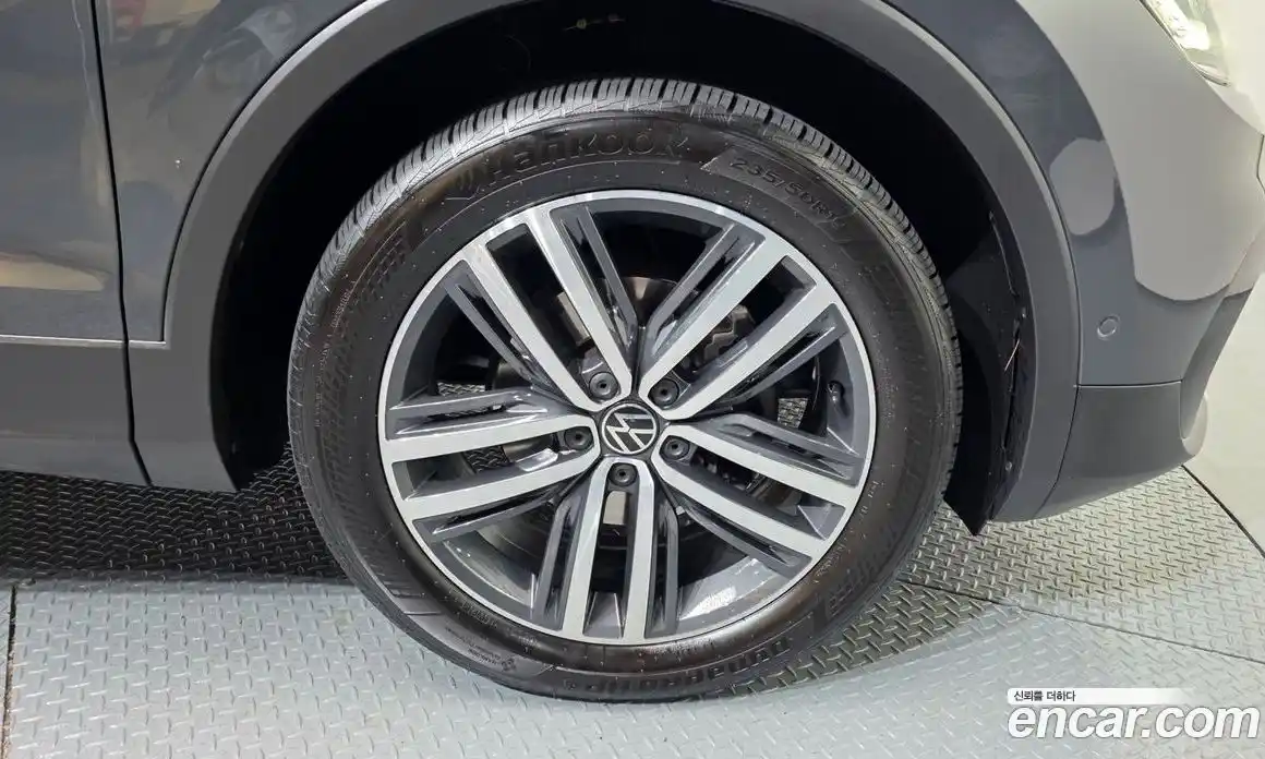 Volkswagen Tiguan 2021 2.0 гидро в Москве № 1014634, фото 5