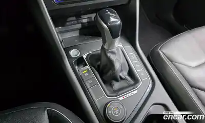 Volkswagen Tiguan 2021 2.0 гидро в Москве № 1014634, миниатюра 9