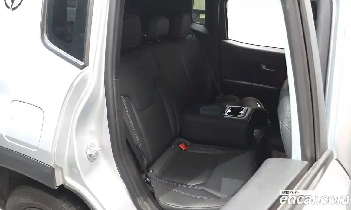 Jeep Renegade 2020 1.6 гидро в Москве № 1015001, фото 12