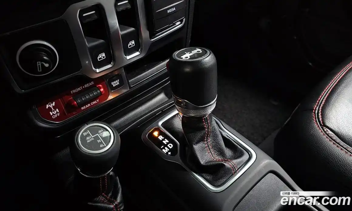 Jeep Wrangler 2020 2.0 гидро в Москве № 1015030, фото 9