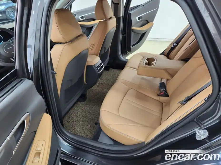 Hyundai Sonata 2023 1.6 Автомат в Москве № 1065090, фото 14