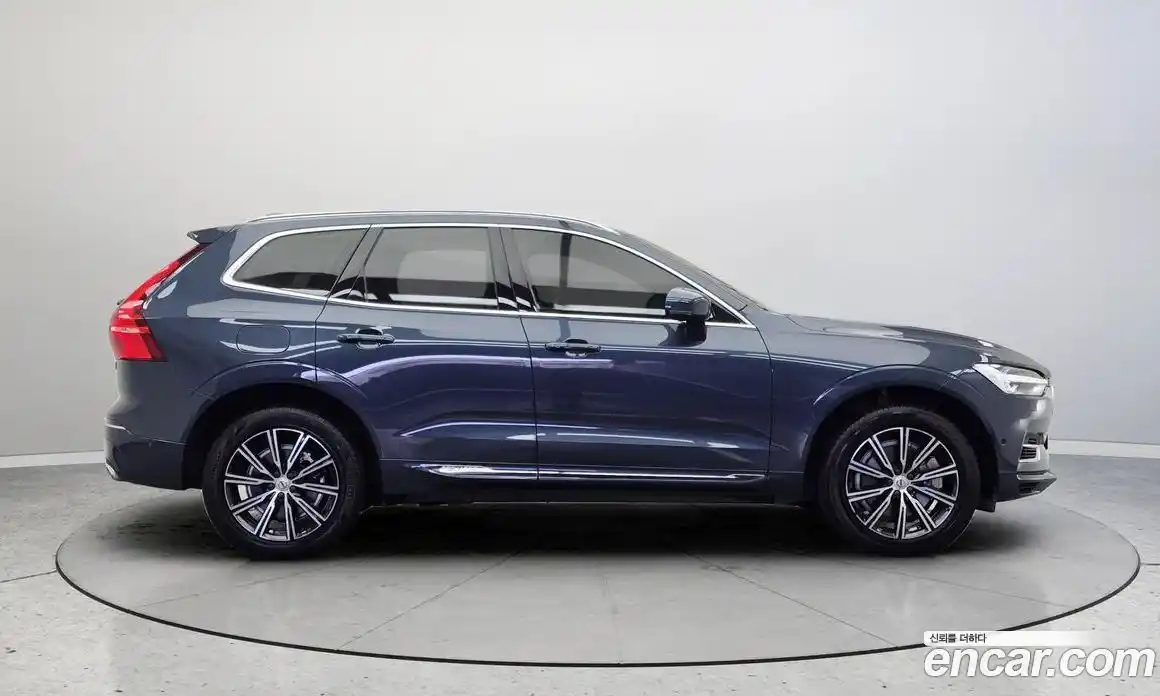 Volvo XC60 2021 2.0 гидро в Москве № 1070590, фото 3