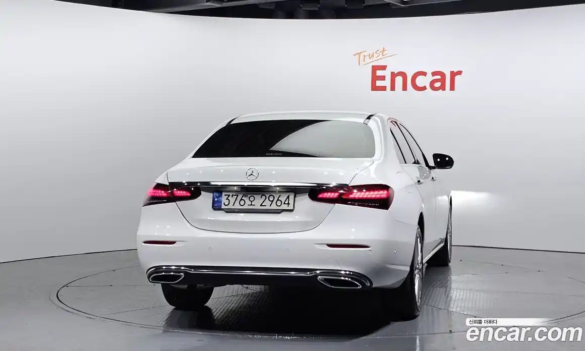 Mercedes-Benz E-Class 2021 2.0 гидро в Москве, фото 4