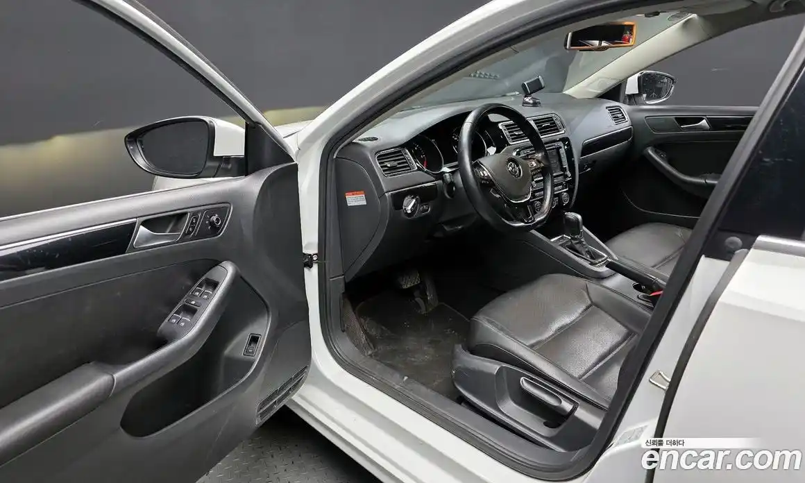 Volkswagen Jetta 2015 2.0 гидро в Москве № 153765, фото 11
