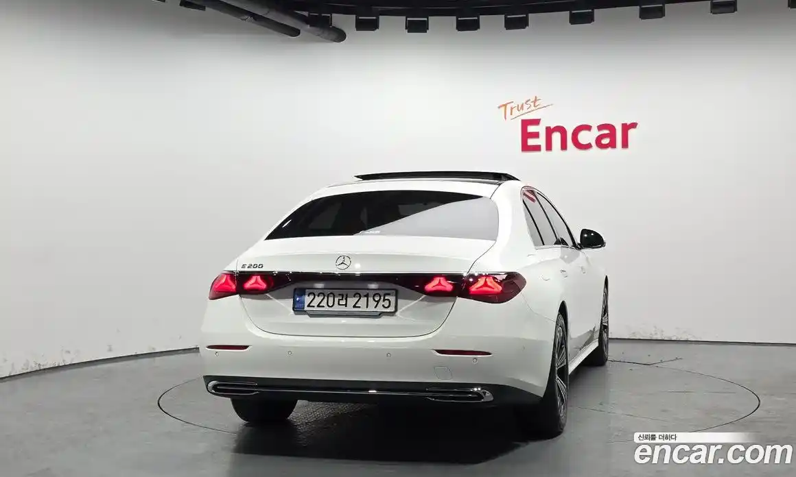 Mercedes-Benz E-Class 2024 2.0 гидро в Москве № 160127, фото 4