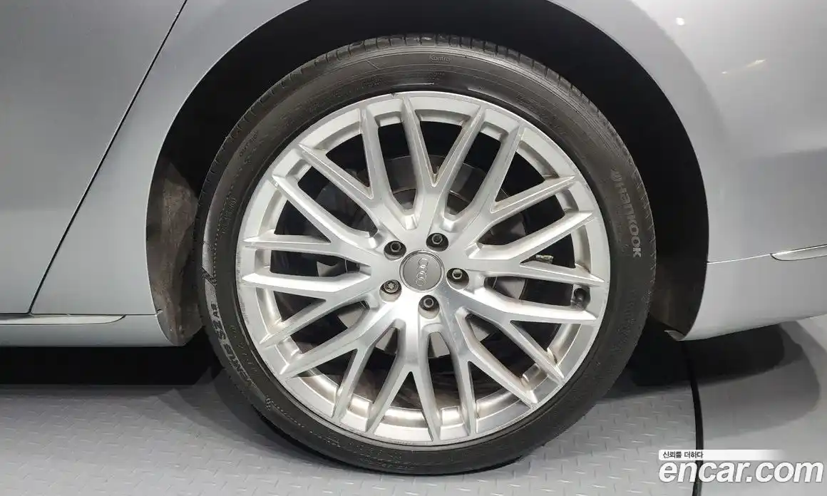 Audi A8 2015 4.0 гидро в Москве № 163872, фото 5