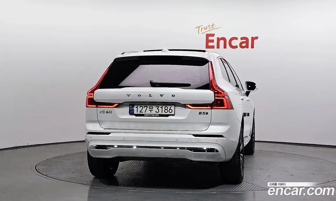 Volvo XC60 2023 2.0 гидро в Москве № 164302, фото 4