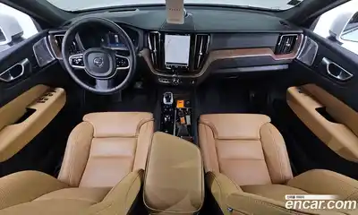 Volvo XC60 2023 2.0 гидро в Москве № 164302, миниатюра 7