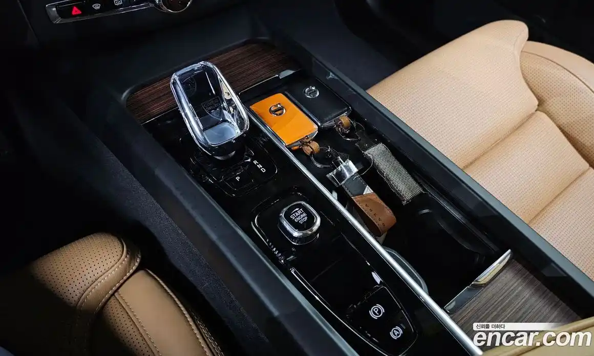 Volvo XC60 2023 2.0 гидро в Москве № 164302, фото 9