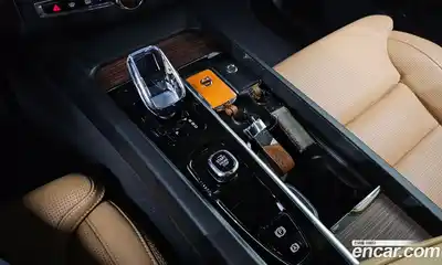Volvo XC60 2023 2.0 гидро в Москве № 164302, миниатюра 9