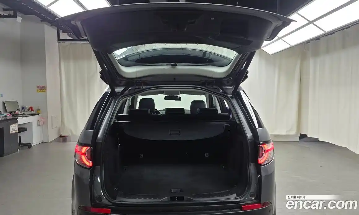 Land Rover Discovery Sport 2018 2.0 гидро в Москве № 166569, фото 20