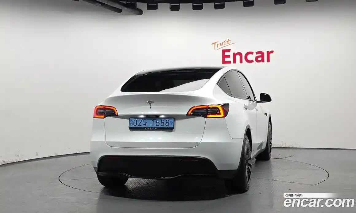 Tesla Model Y 2023 0.2 гидро в Москве № 167656, фото 4