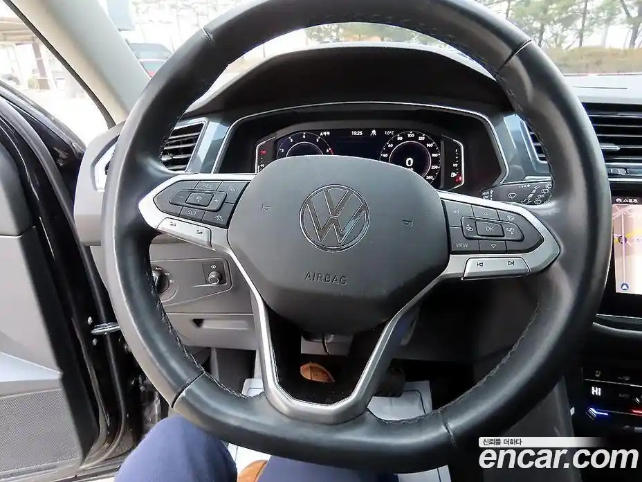 Volkswagen Tiguan 2023 2.0 гидро в Москве № 169175, фото 8