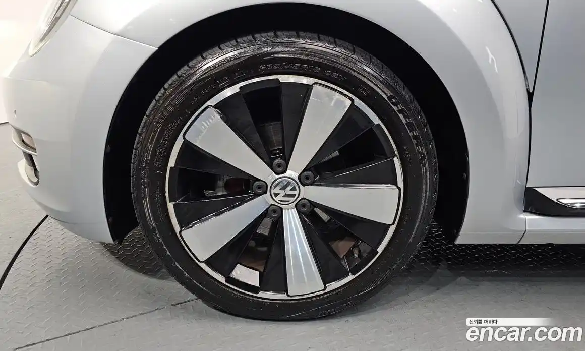Volkswagen Beatle 2014 2.0 гидро в Москве № 187839, фото 4