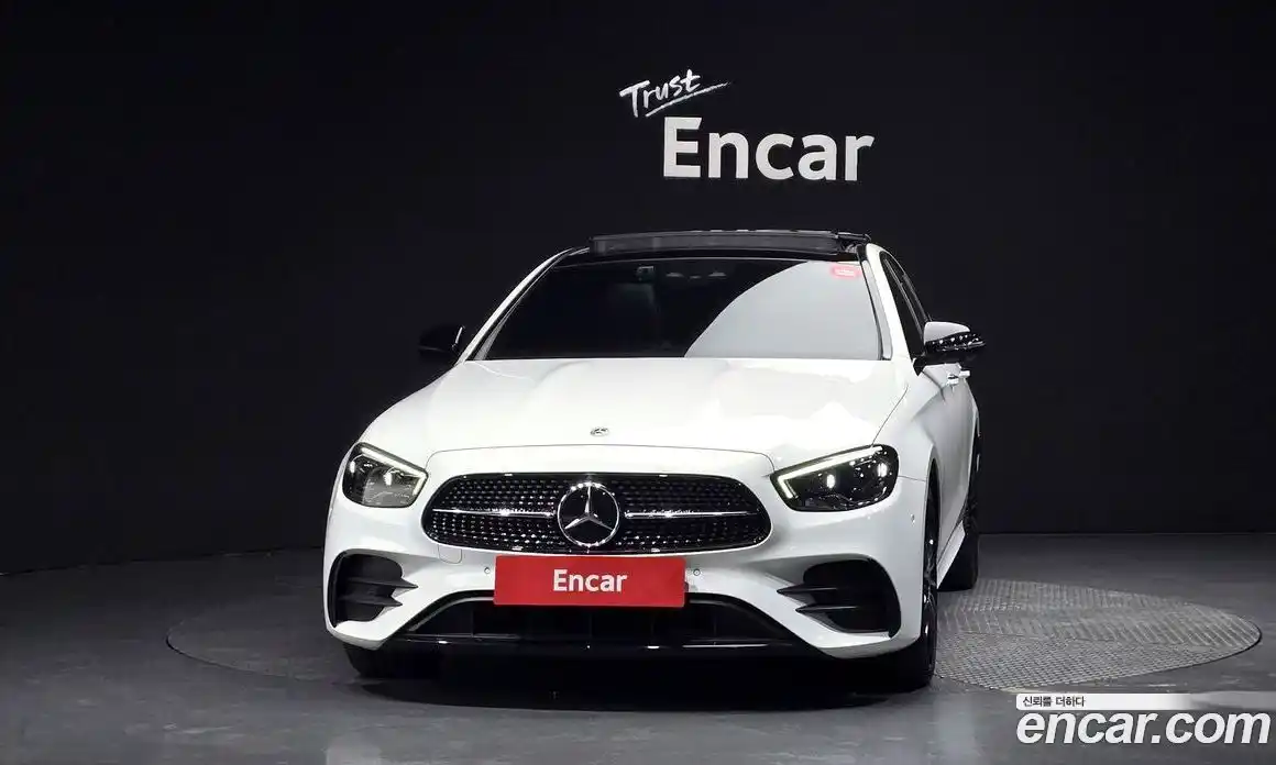 Mercedes-Benz E-Class 2023 2.0 гидро, фото 3