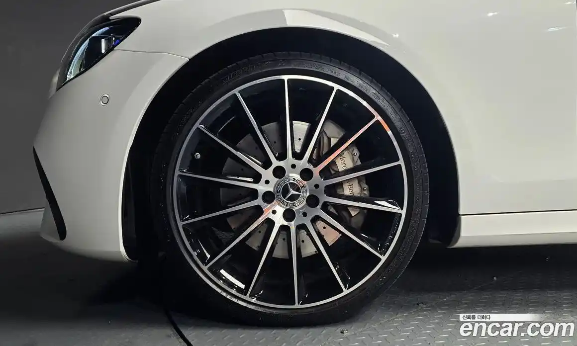 Mercedes-Benz E-Class 2023 2.0 гидро, фото 5