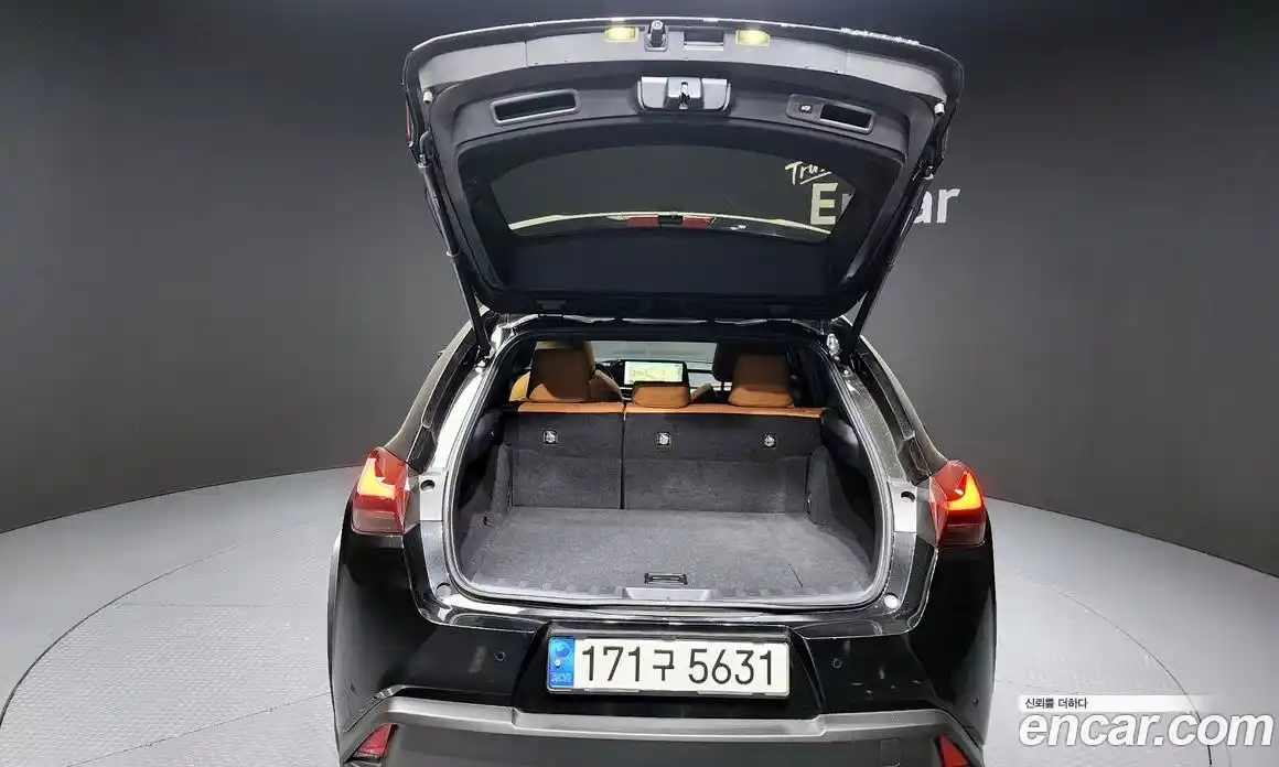 Lexus UX 2023 2.0 гидро в Москве № 198892, фото 20