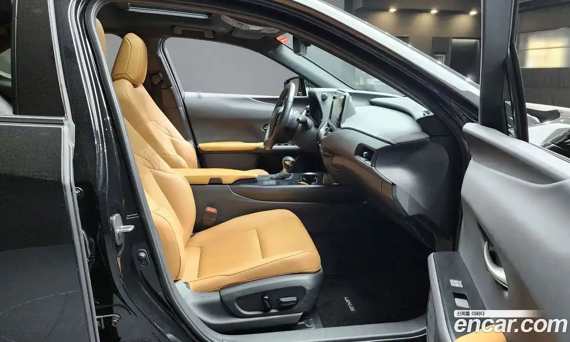 Lexus UX 2023 2.0 гидро в Москве № 198892, фото 10