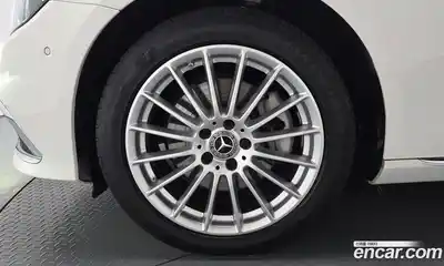Mercedes-Benz E-Class 2023 2.0 гидро в Москве № 204850, миниатюра 5