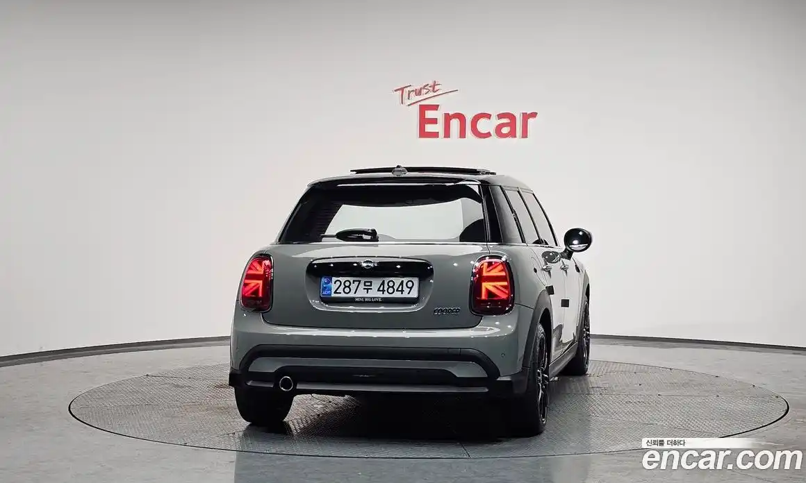 Mini Cooper 2022 1.5 гидро в Москве № 214275, фото 3