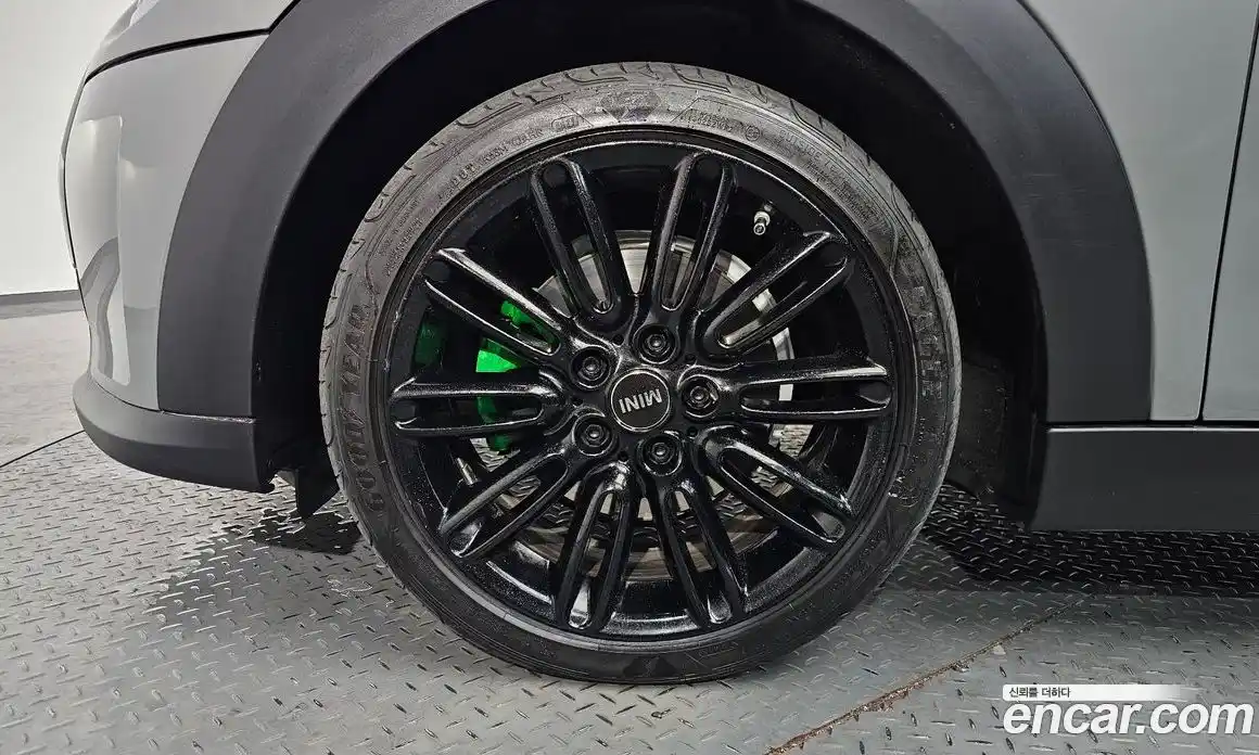 Mini Cooper 2022 1.5 гидро в Москве № 214275, фото 4