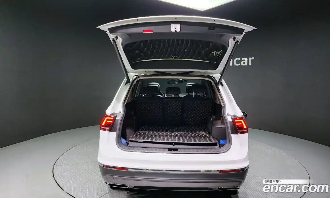 Volkswagen Tiguan 2020 2.0 гидро в Москве № 215111, фото 20