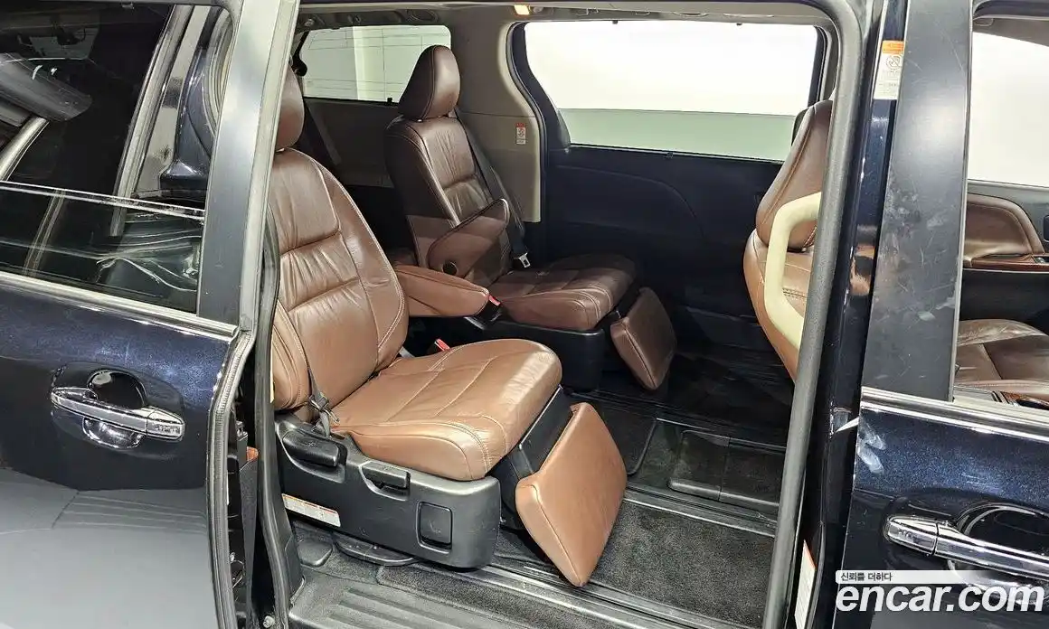 Toyota Sienna 2016 3.5 гидро в Москве № 215535, фото 12